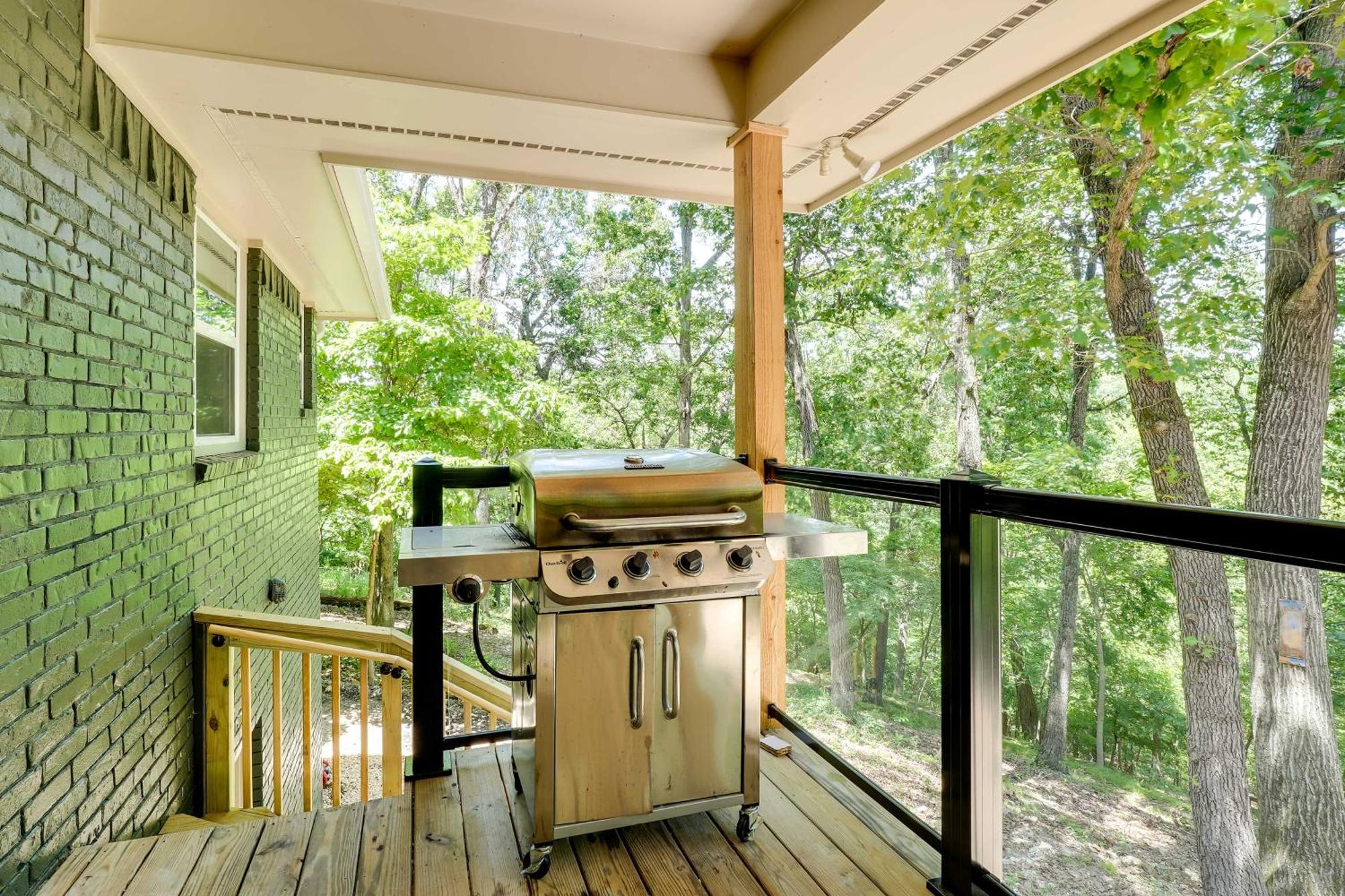 Spacious Home On Beaver Lake With Deck And Fire Pit! Rogers Exterior photo